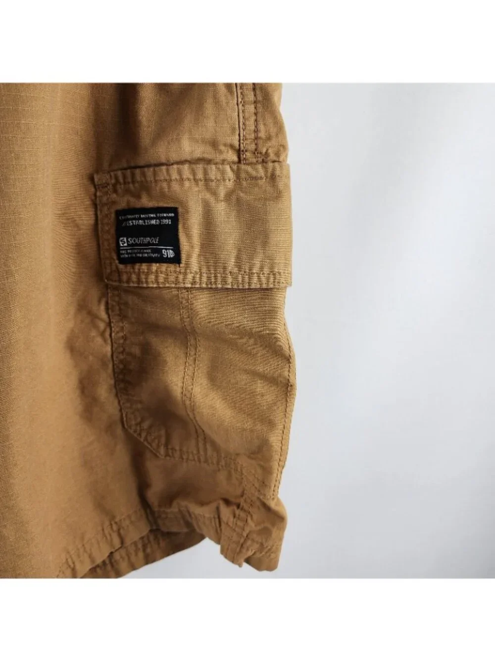 Southpole Shorts Mens XL Brown Tan Cargo Shorts (32x8)